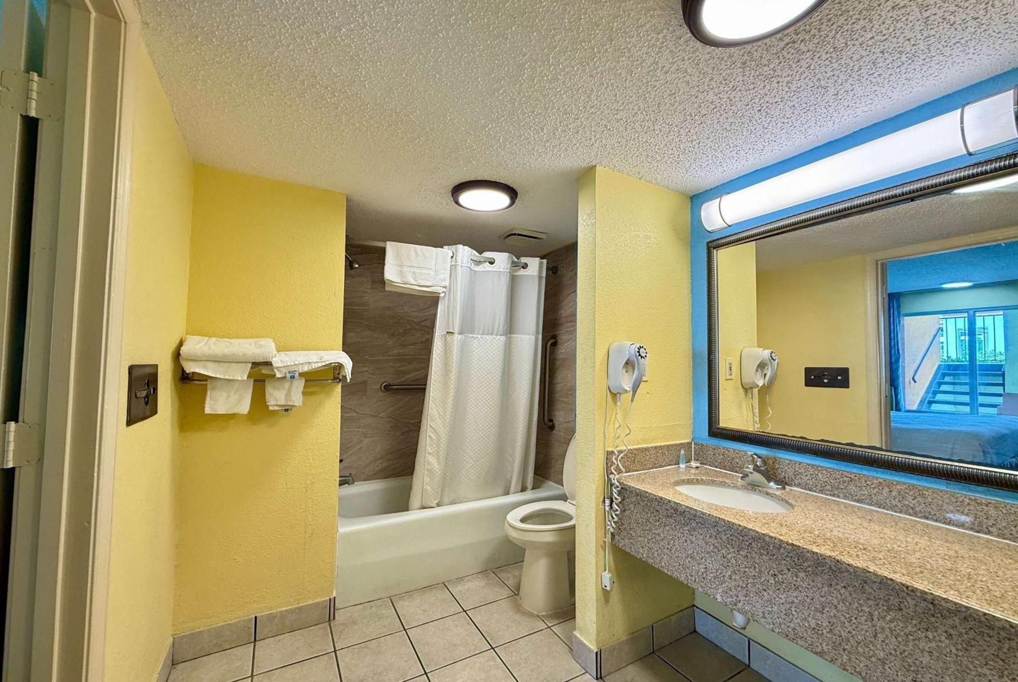Days Inn By Wyndham Ruther Glen Kings Dominion Area Екстериор снимка
