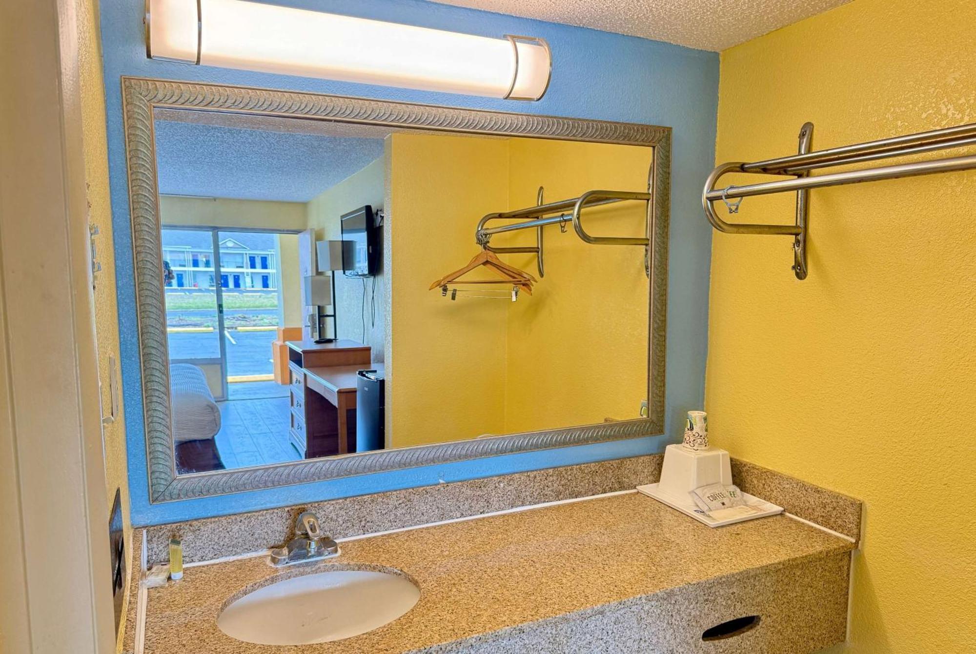 Days Inn By Wyndham Ruther Glen Kings Dominion Area Екстериор снимка