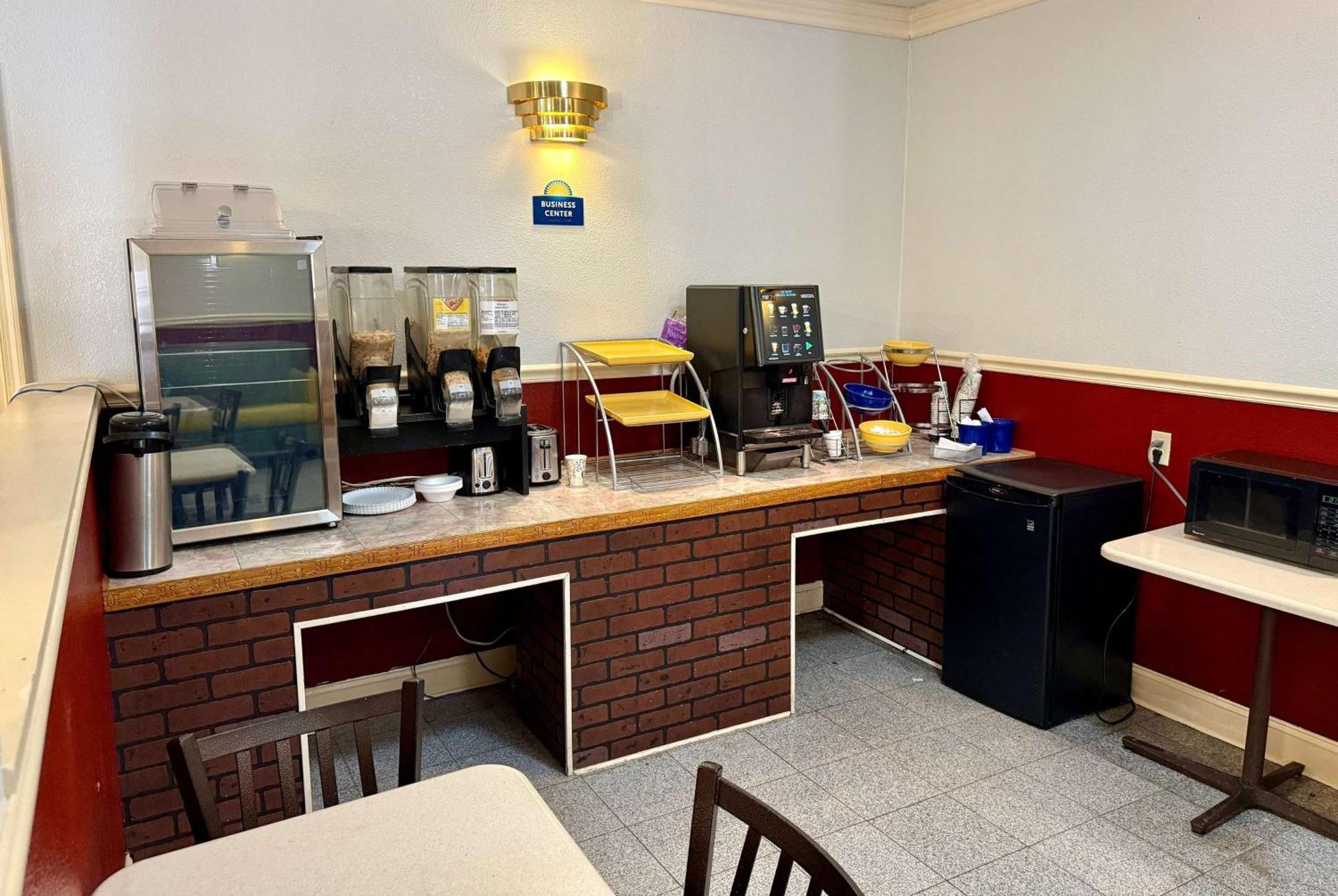 Days Inn By Wyndham Ruther Glen Kings Dominion Area Екстериор снимка