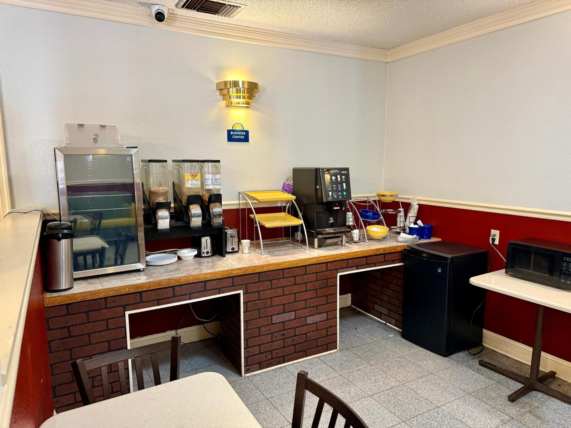 Days Inn By Wyndham Ruther Glen Kings Dominion Area Екстериор снимка